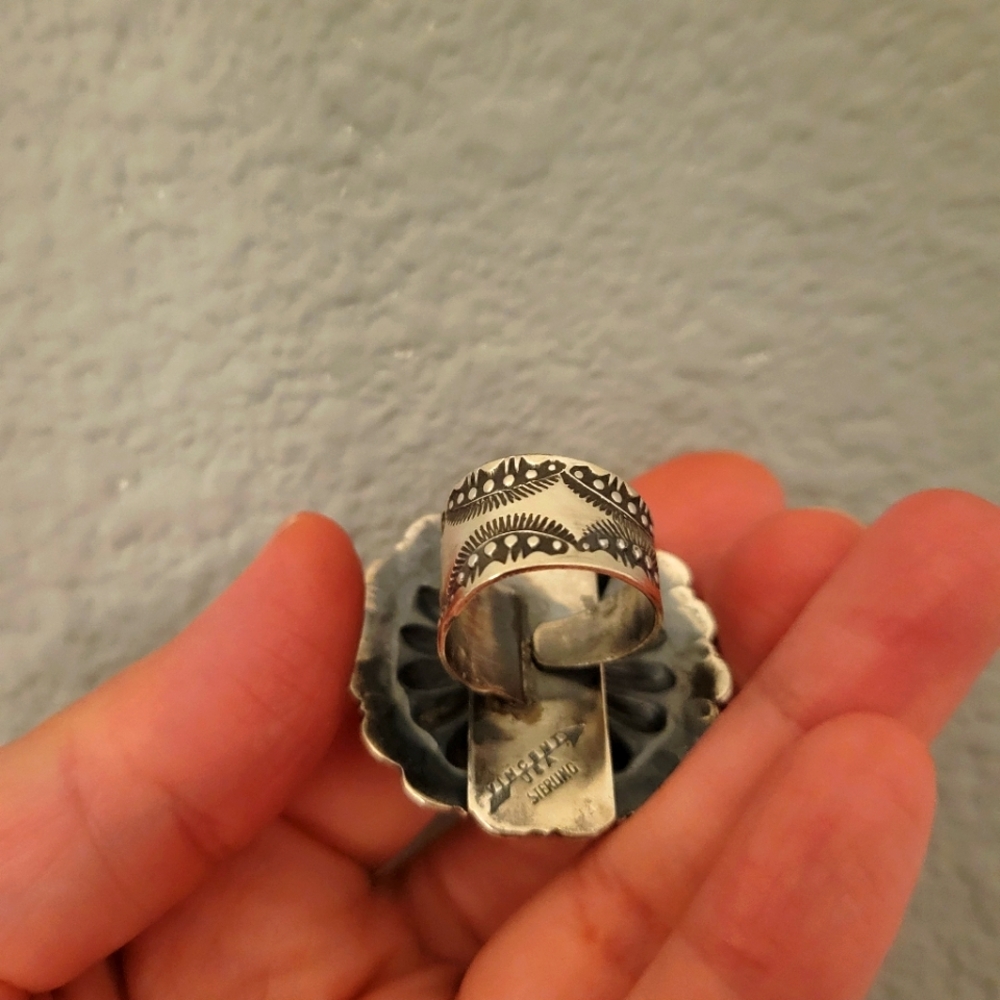 Vintage Sterling Silver Large Concho Ring - Picture 13 of 14